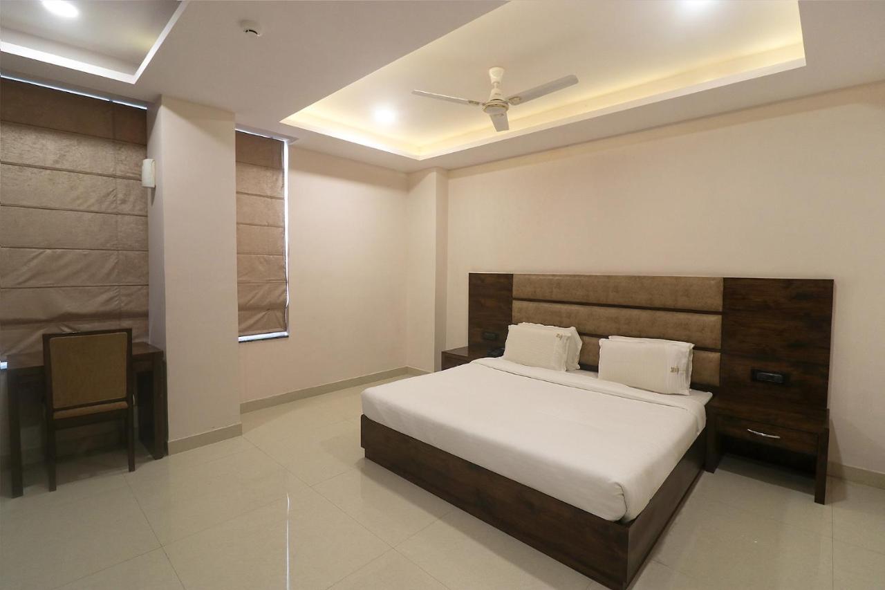 Fabhotel Mid Town Grand Panchkula Ngoại thất bức ảnh