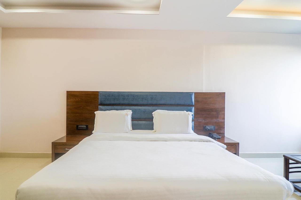 Fabhotel Mid Town Grand Panchkula Ngoại thất bức ảnh