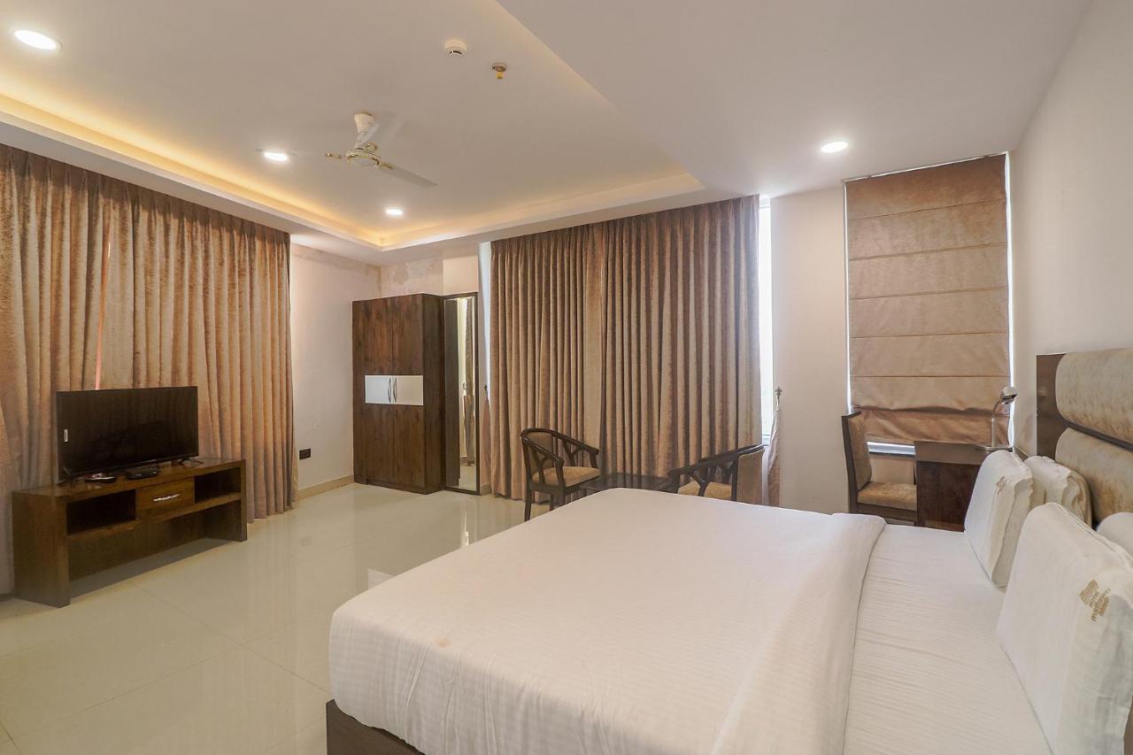 Fabhotel Mid Town Grand Panchkula Ngoại thất bức ảnh