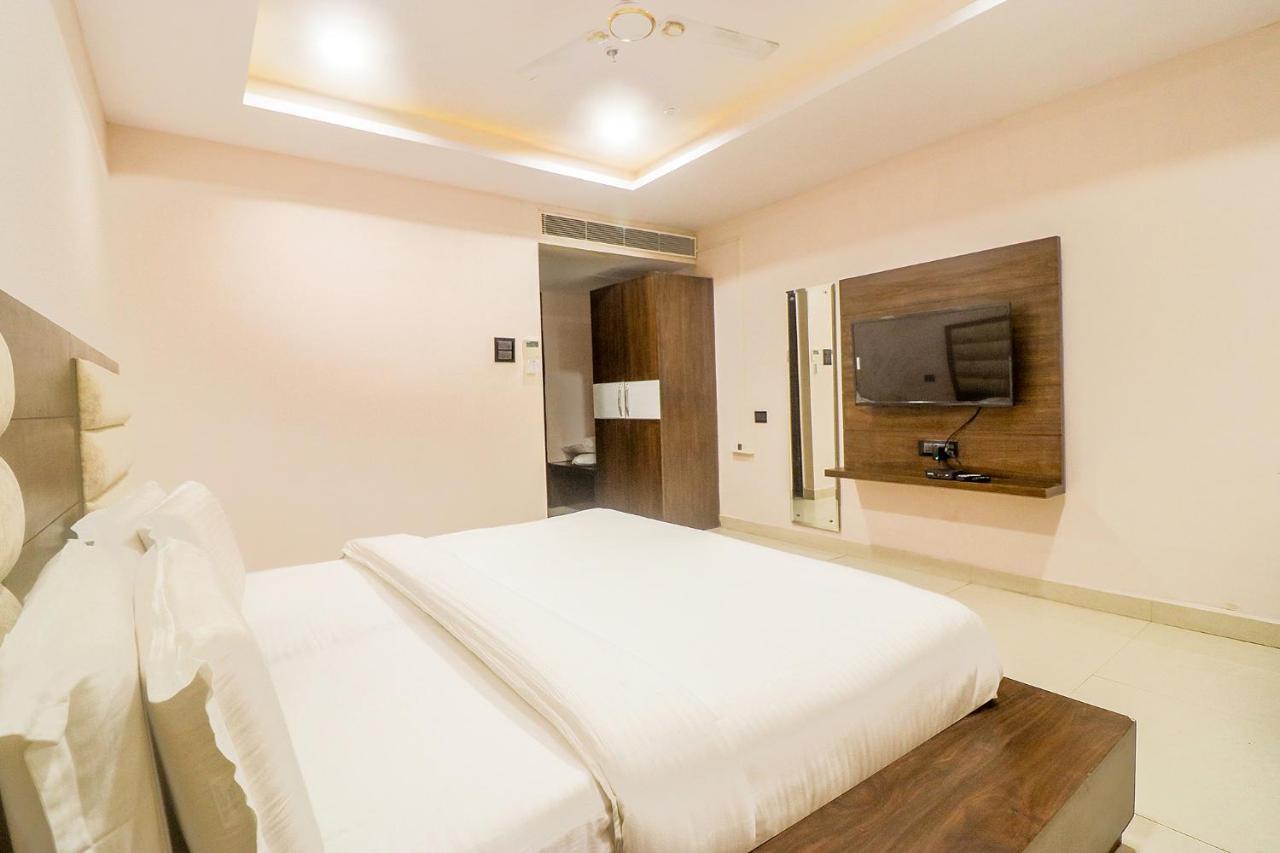 Fabhotel Mid Town Grand Panchkula Ngoại thất bức ảnh