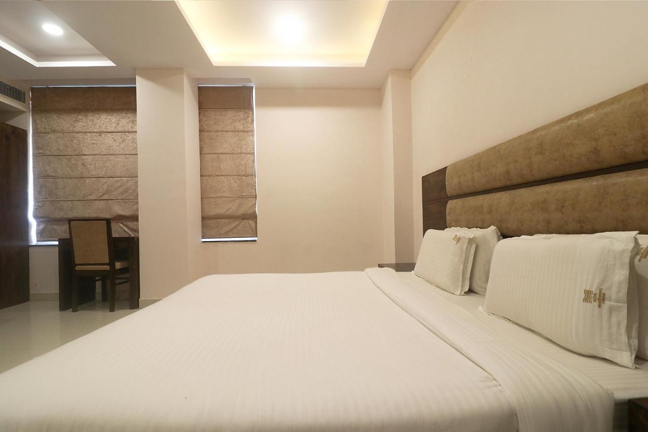 Fabhotel Mid Town Grand Panchkula Ngoại thất bức ảnh