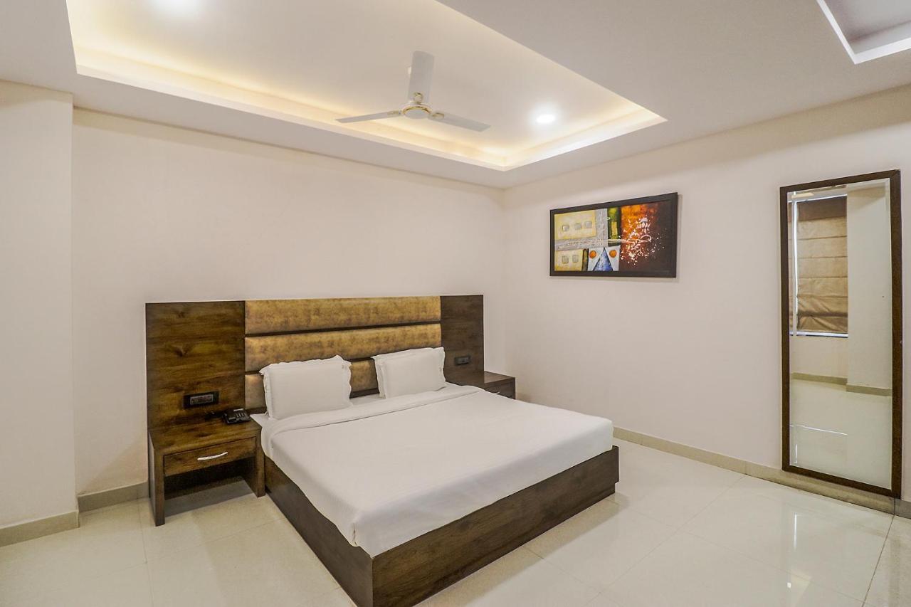 Fabhotel Mid Town Grand Panchkula Ngoại thất bức ảnh