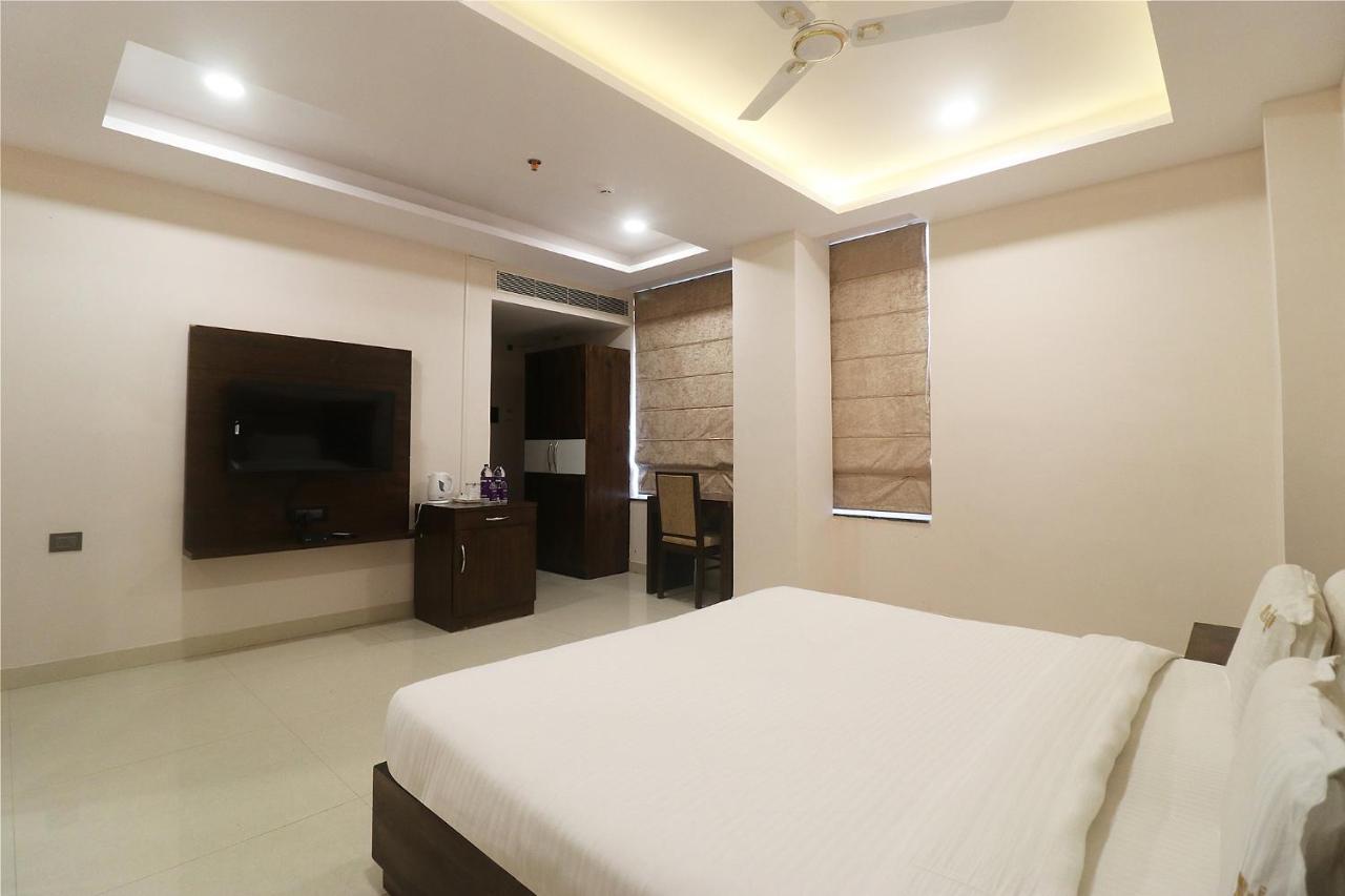 Fabhotel Mid Town Grand Panchkula Ngoại thất bức ảnh