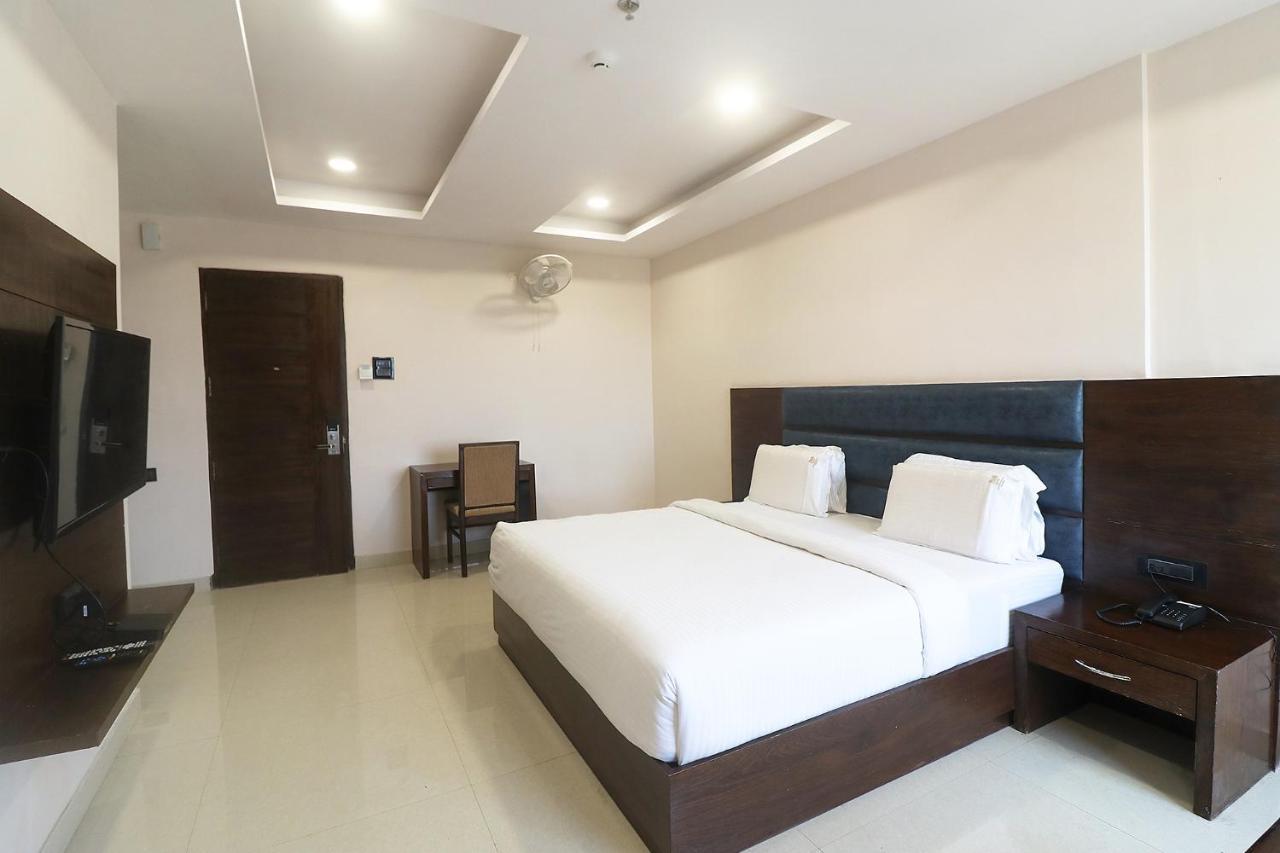 Fabhotel Mid Town Grand Panchkula Ngoại thất bức ảnh