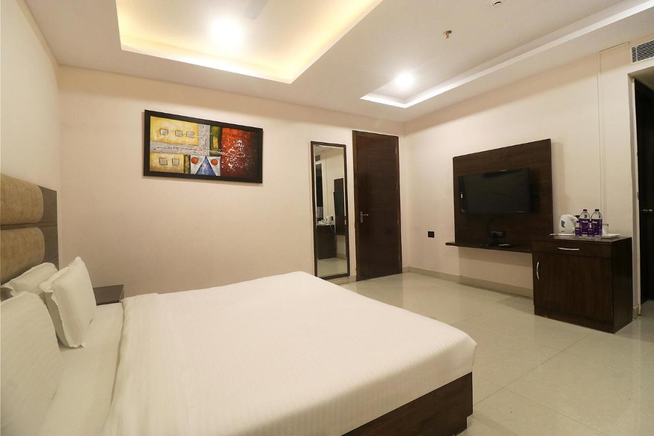 Fabhotel Mid Town Grand Panchkula Ngoại thất bức ảnh